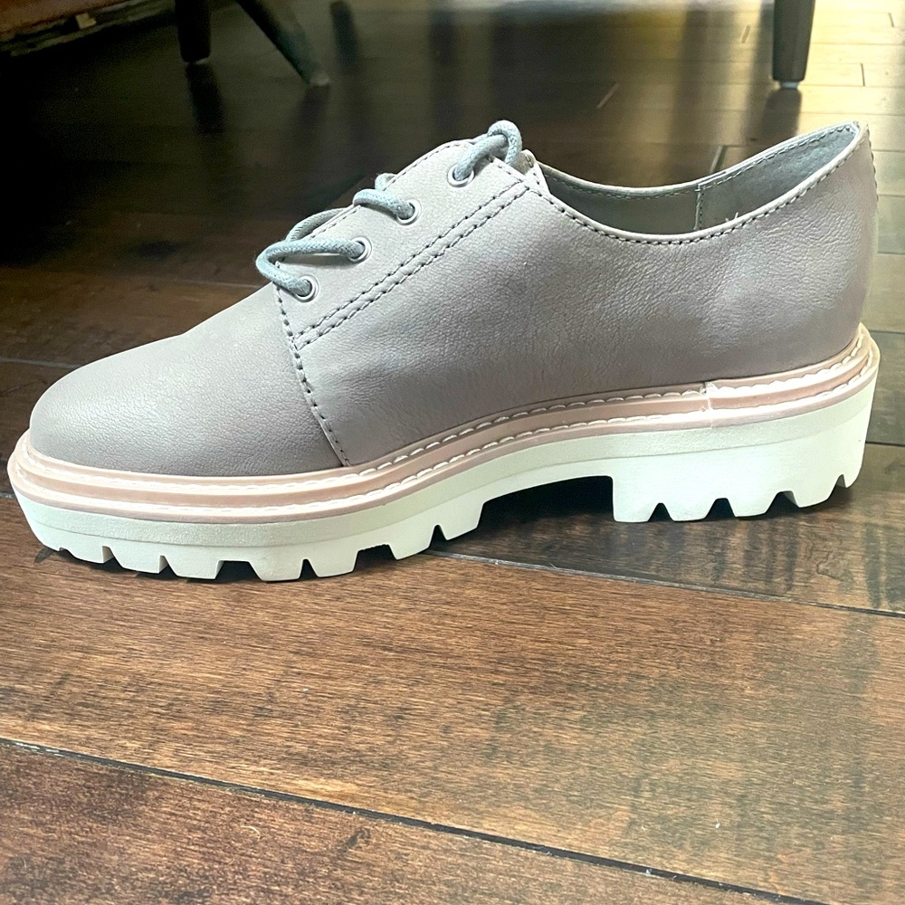 Dolce Vita Leather Lug Sole platform Derby Flats women’s size 9 chunky NWOT